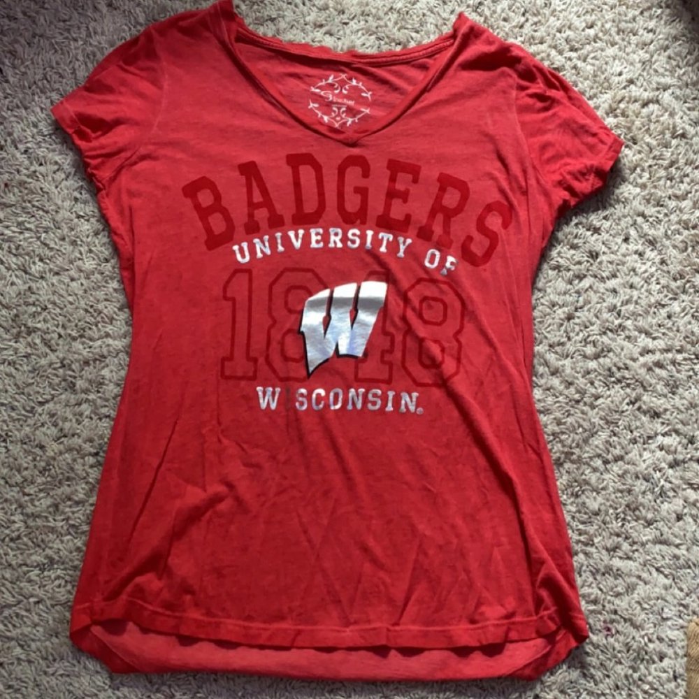 Womens Wisconsin Badgers V-Neck